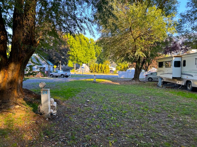 Photo - 85 Canoe Cp Lp