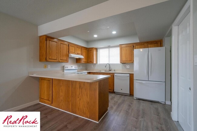 Photo - Remodeled 2 Bedroom Townhome. Pet Friendly!
