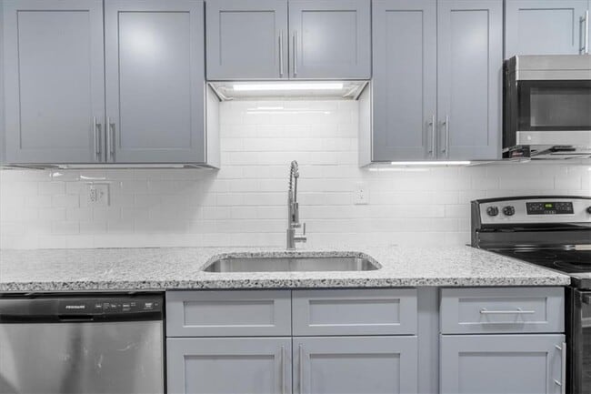 Photo - 5399 Northland Dr NE Unit 102
