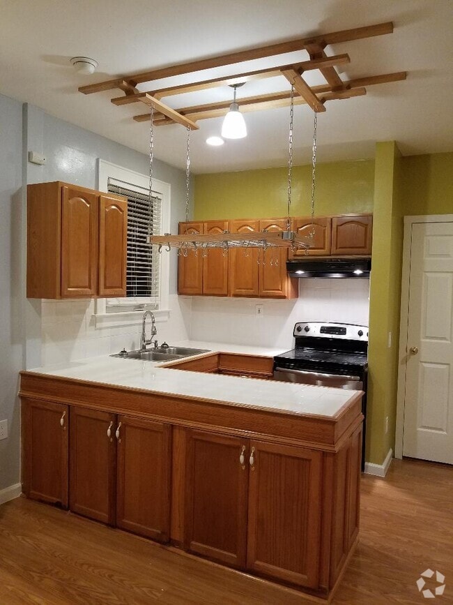 Building Photo - 829 N Salina St Unit #1 Rental