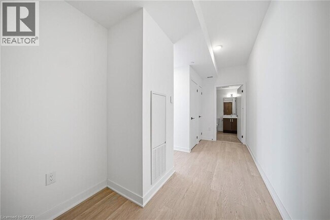 Photo - 2782 Barton St E Unit 516