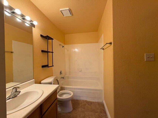 Photo - 5072 S Rainbow Blvd Unidad 5072 S Rainbow Blvd #202