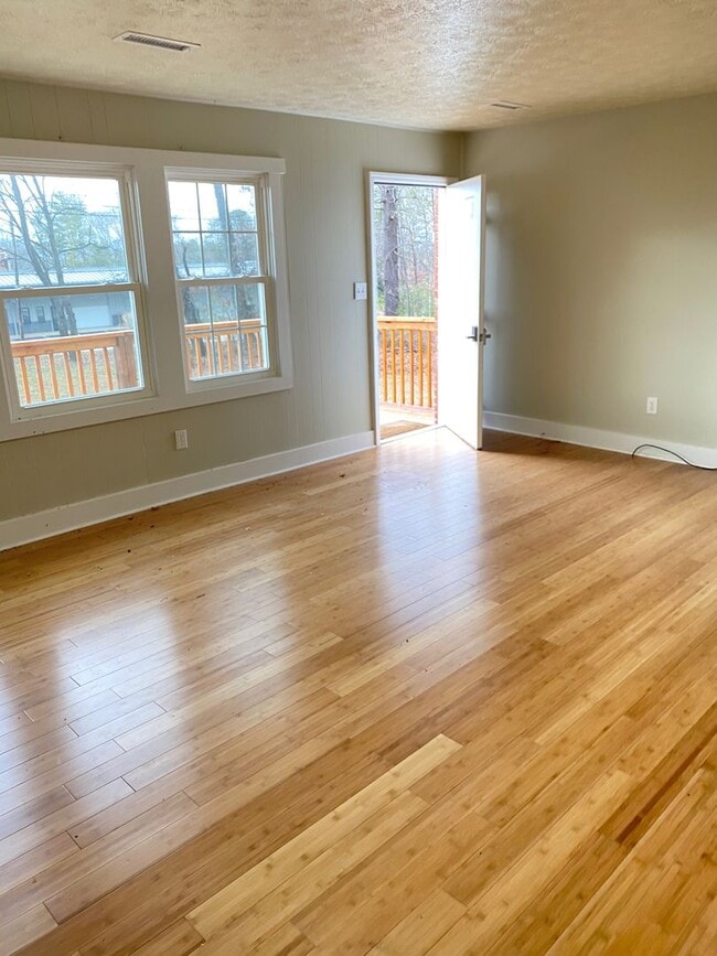 Photo - 5 Bedroom, 2.5 Bathroom house, Super convenient location! Arden