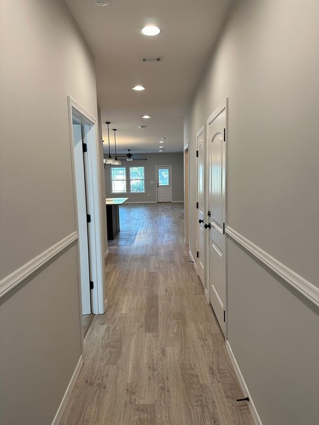 Photo - 3/2 in THE perfect location. Close to everything.