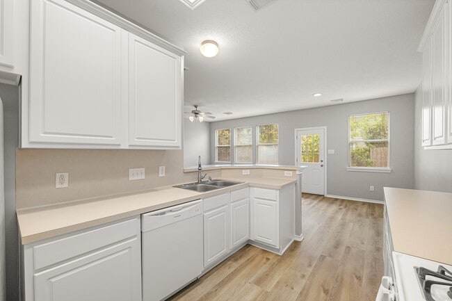 Building Photo - 17515 Kennesaw Mountain Ln Rental