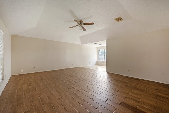 Photo - 2779 Forest Point Dr