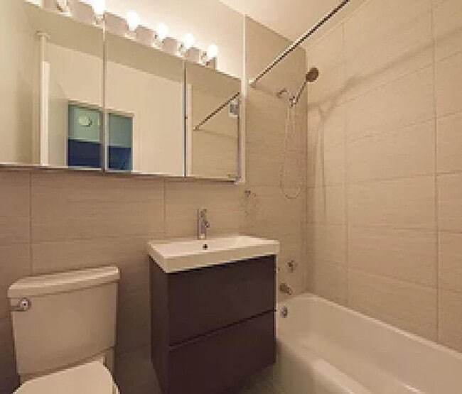 Photo - 372 Central Prk W