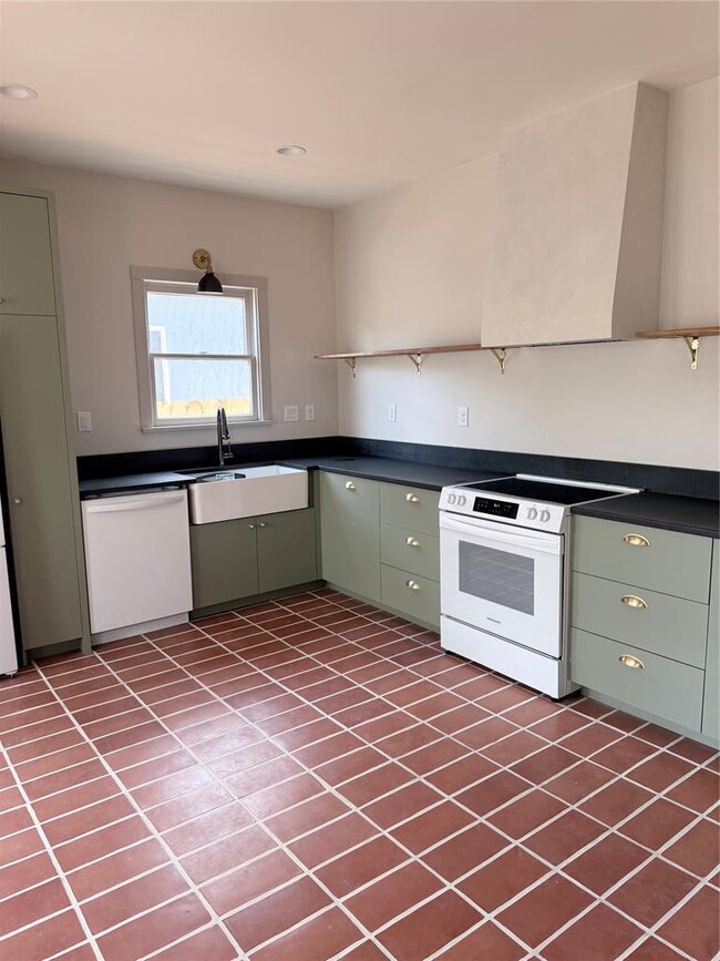 Photo - 1914 W Magnolia Ave