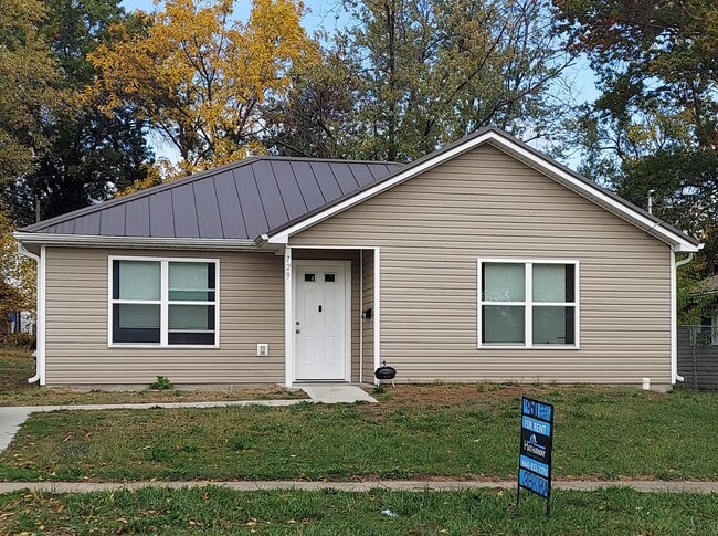 Building Photo - 729 Quisenberry St Rental