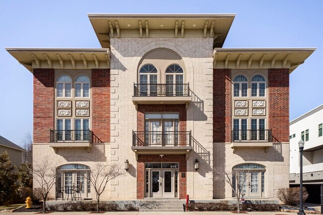 Photo - 212 SE A St Unit ID1241323P