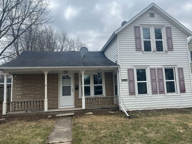 Photo - FOR RENT: Recently renovated home in Neenah!
