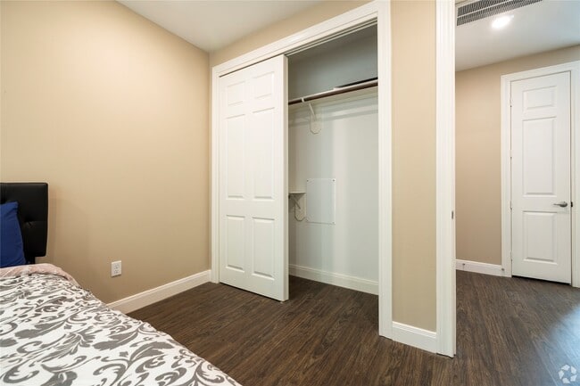 Photo - 3730 Boettcher Dr Unit 808