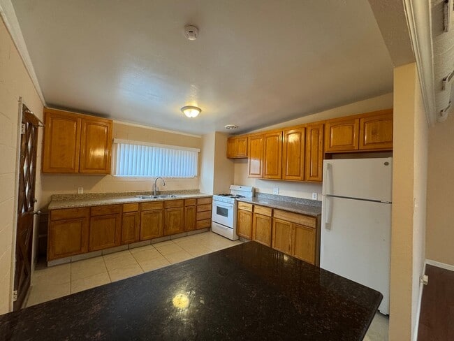 Photo - 2654 E Saginaw Way