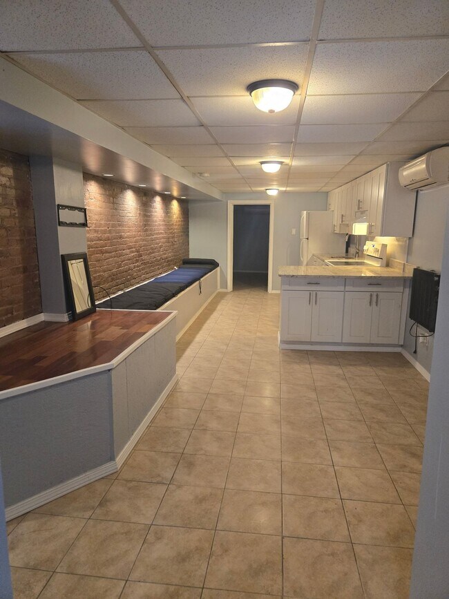 45A Van Reypen St