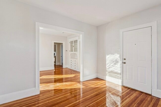 Photo - 559 Hyde Park Ave