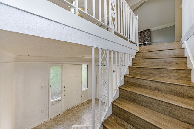 Photo - 15398-15328 28 Ave