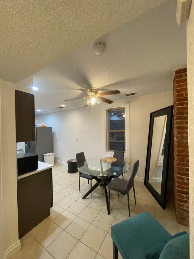 Photo - 3108 N Clay St