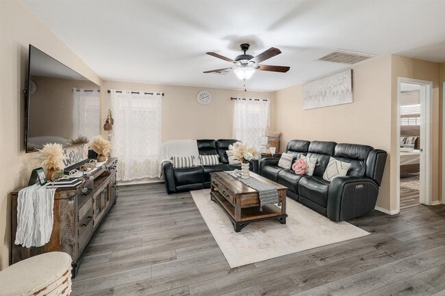 Photo - 120 Mallard Ln