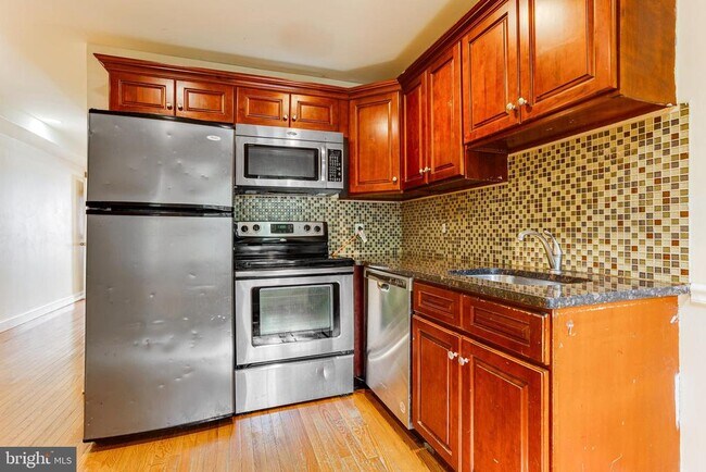 Photo - 1837 Willington St Unit 1