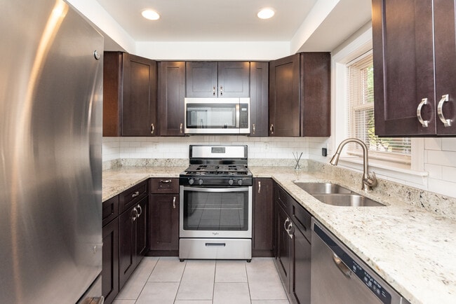 Photo - 2745 W Gregory St Unidad 1