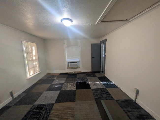 Photo - 2341 Ashley St Unidad 2341 Ashley Ave.