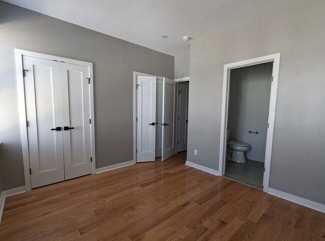 Photo - 2504 W Seybert St