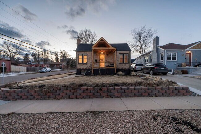 Photo - 2705 King St