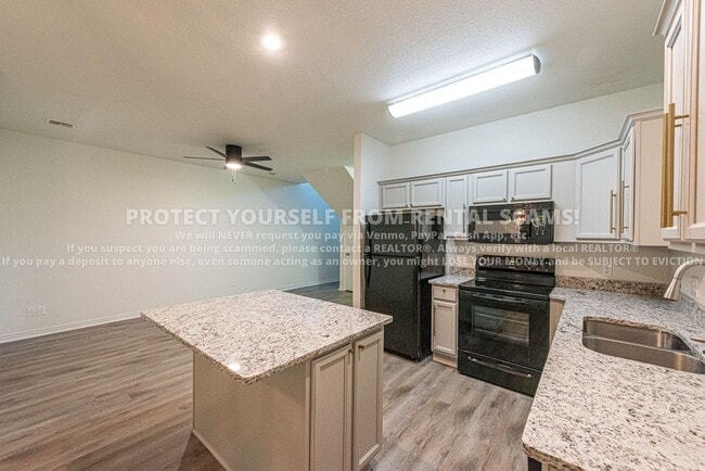 766 W Breeze Cove