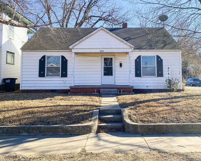 Building Photo - 1631 W Cherokee Ave