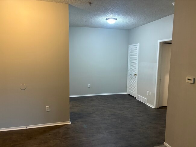 entry/dining area