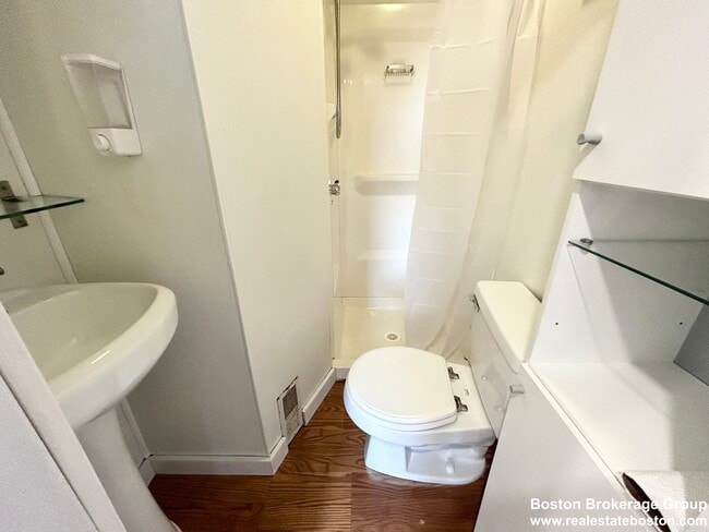 Photo - 105 Buttonwood St