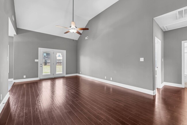 256 Azalea Dr