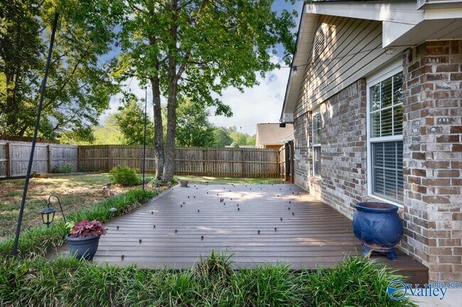 Photo - 247 De Jan Rd