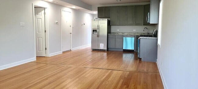 Building Photo - 619 E Groveland Park Unit 2W