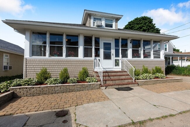 Building Photo - 13 5th St Rental
