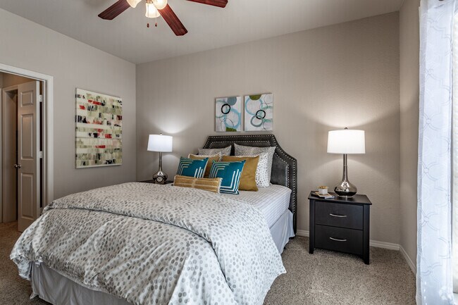 2BR, 2BA - B2