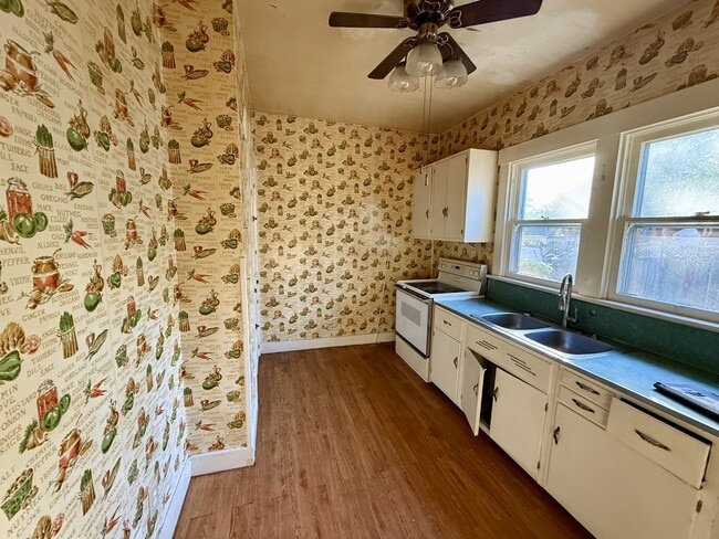 Photo - 44 E Parkwood Dr