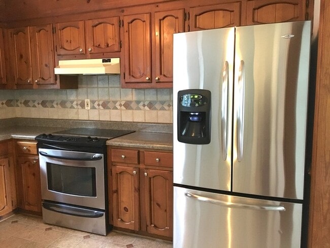 **Beautiful Ranch Home in Etheridge Manor**