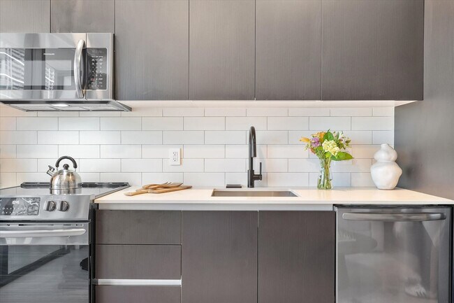 Photo - 398 NE 5th St Unit SI ID1340730P