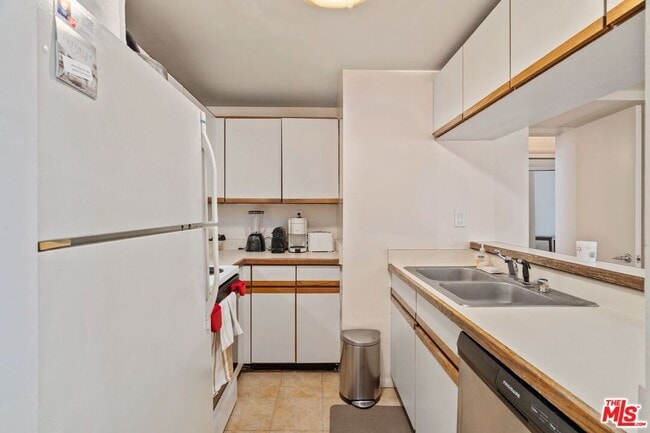 Photo - 1440 Veteran Ave Unit 568