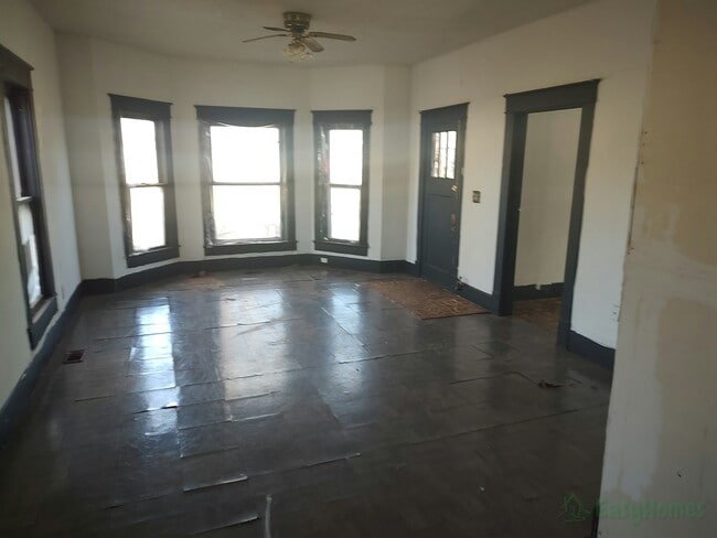 Photo - 604 W C Ave