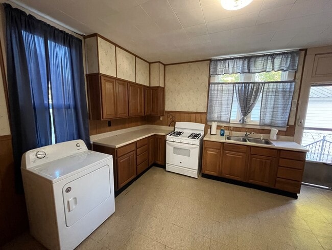 Photo - 314 N Spring St