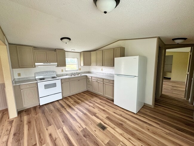 Photo - 534 SE 650th Rd