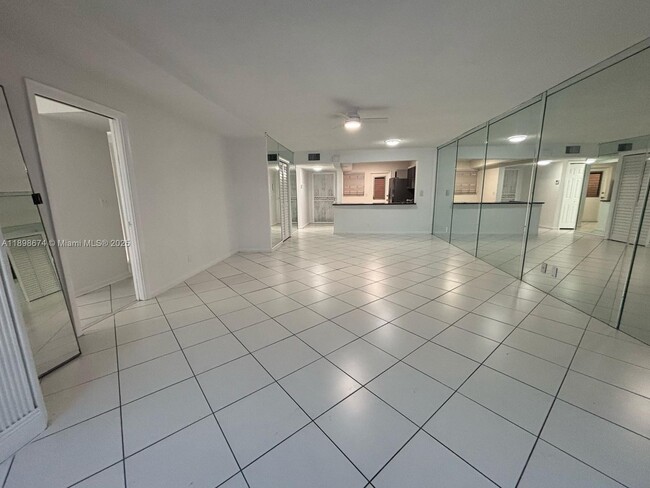 Building Photo - 215 SE 3rd Ave Unit 107A