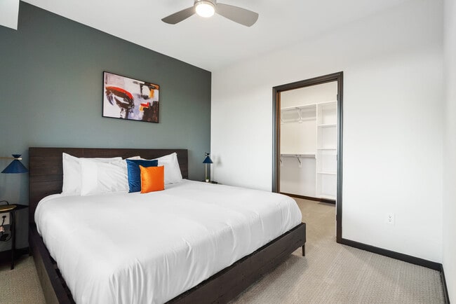 Photo - 423 E Michigan St Unit ID1026469P