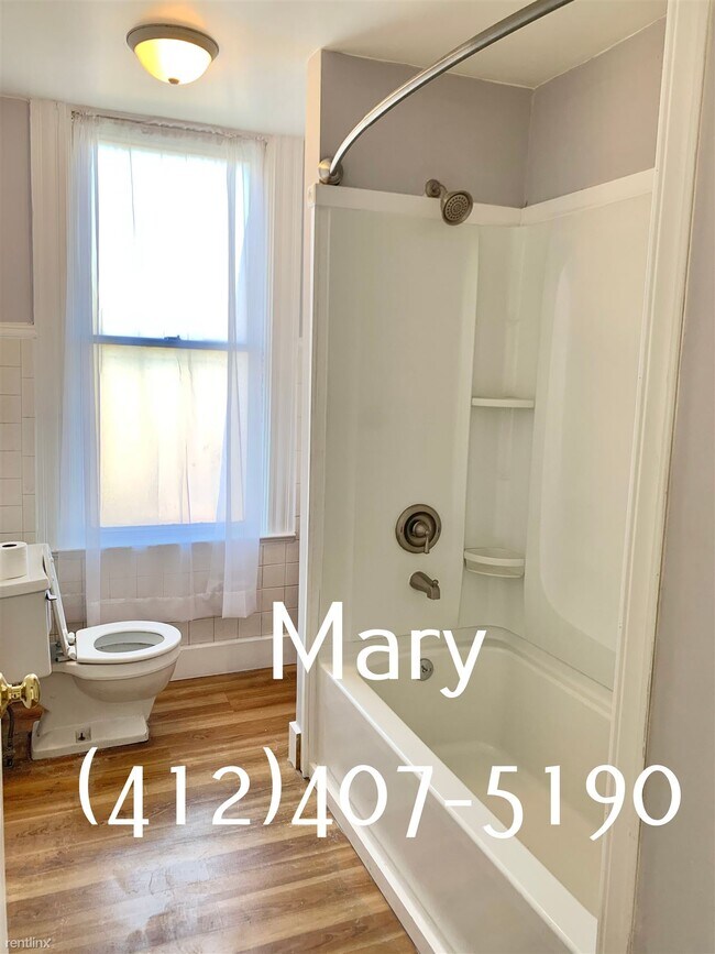 Photo - 1 br, 1 bath Triplex - 1610 Davis Avenue 2