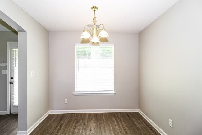 Photo - 1481 Lawson Dr