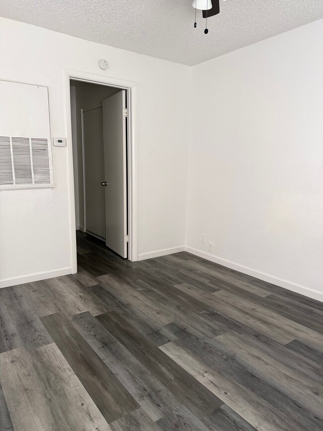 220 W 9th St Unit 430a