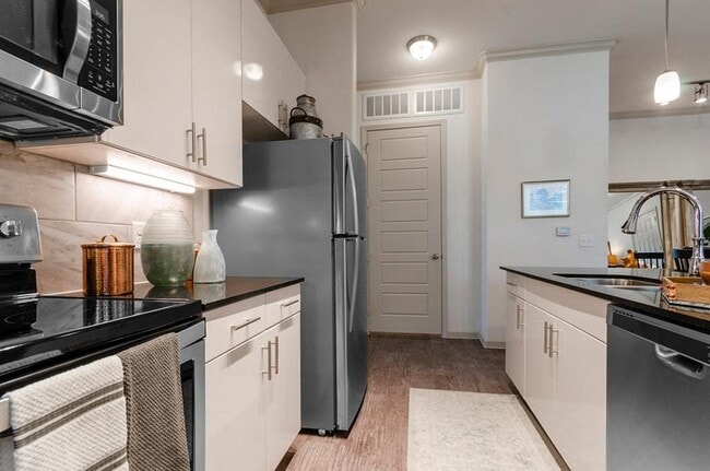 Photo - Berkshire Creekside