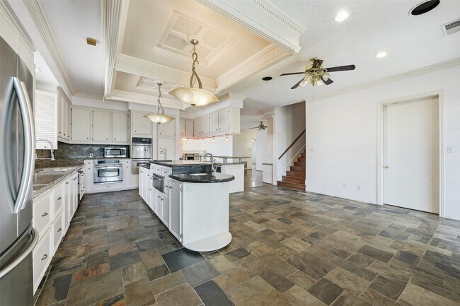 Photo - 4063 Breakwood Dr